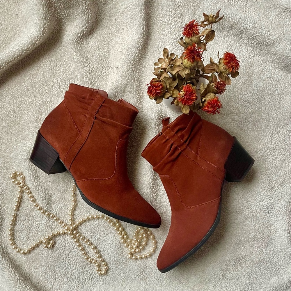 EUC Naturalizer Booties, Sz 9.5 M, Sienna (Burnt Orange), Zipper, Block Heel